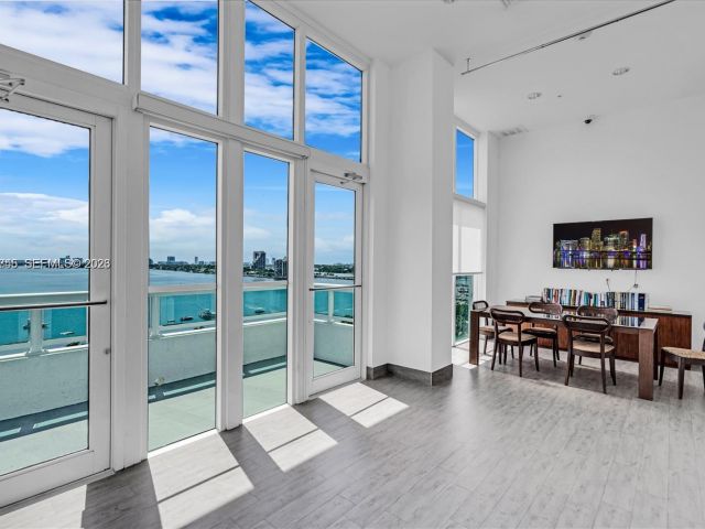 1-bedroom condo for rent in Miami - 1800 N Bayshore Dr 3406 - MondialRealty