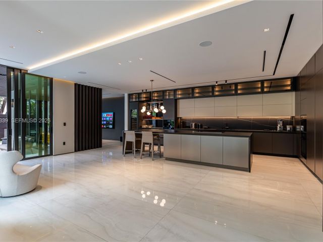 Home for sale at 10540 NW 67th Ter - photo 7427294