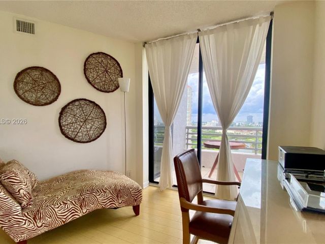 2-bedroom condo for sale in Aventura - 3300 NE 191st St 1807 - MondialRealty