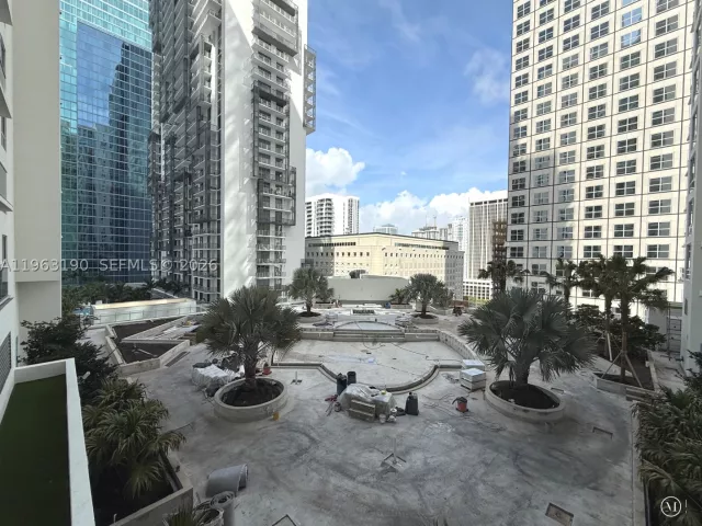 1-bedroom condo for sale in Miami - 300 S Biscayne Blvd T-1405 - MondialRealty