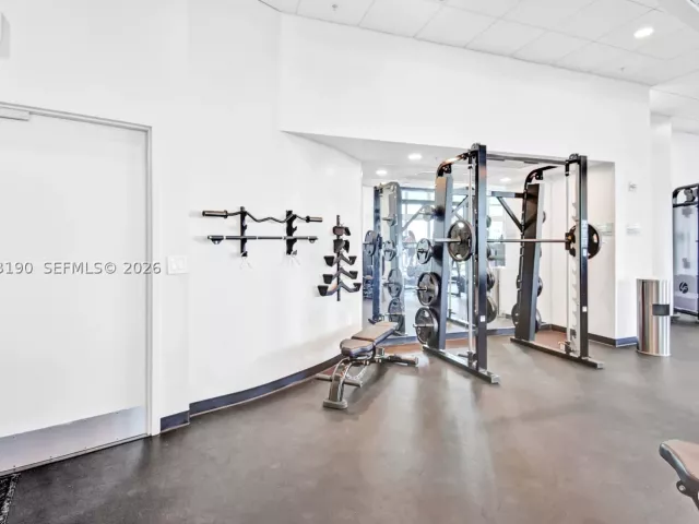 1-bedroom condo for sale in Miami - 300 S Biscayne Blvd T-1405 - MondialRealty