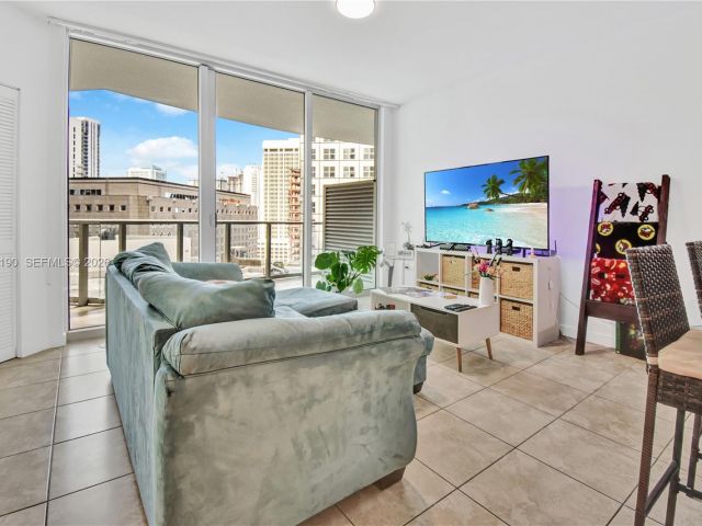 Apartment for sale  Unit #T-1405 - photo 7496450