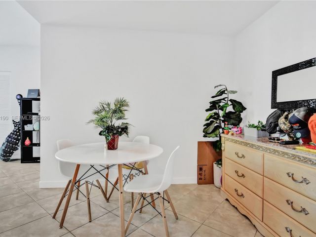 Apartment for sale  Unit #T-1405 - photo 7496454