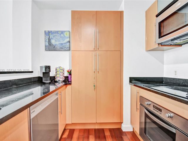 Apartment for sale  Unit #T-1405 - photo 7496457