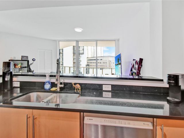 Apartment for sale  Unit #T-1405 - photo 7496458