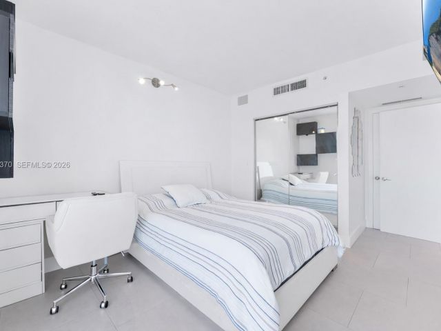 Apartment for sale  Unit #3611 - photo 7513405