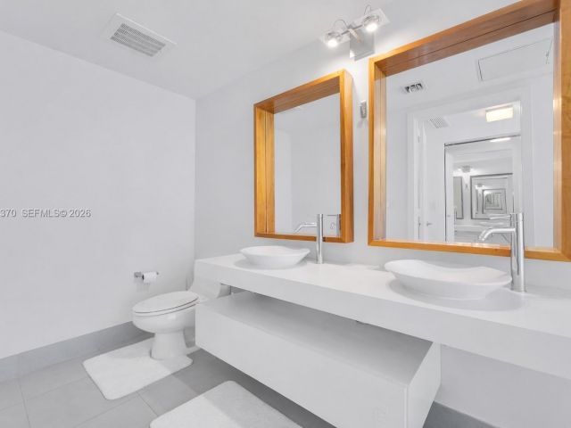 Apartment for sale  Unit #3611 - photo 7513408