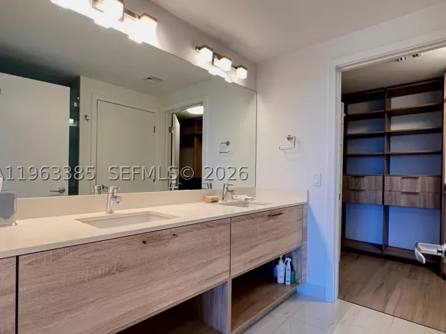 3-bedroom condo for sale in North Miami Beach - 16385 Biscayne Blvd 607 - MondialRealty