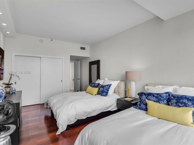 Apartment for sale  Unit #802 - photo 7415970