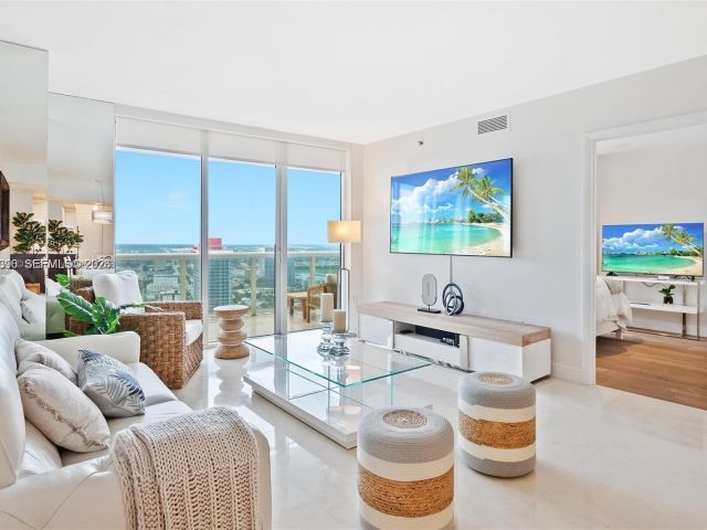 Apartment for sale  Unit #3608 - photo 7500294