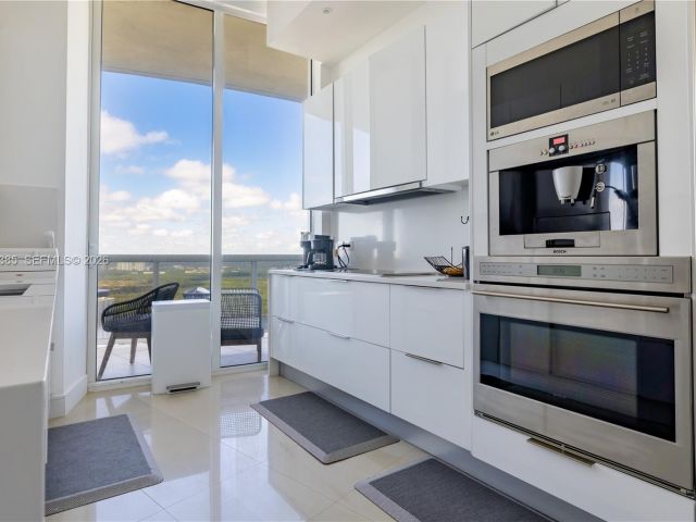 Apartment for sale  Unit #3605 - photo 7411677