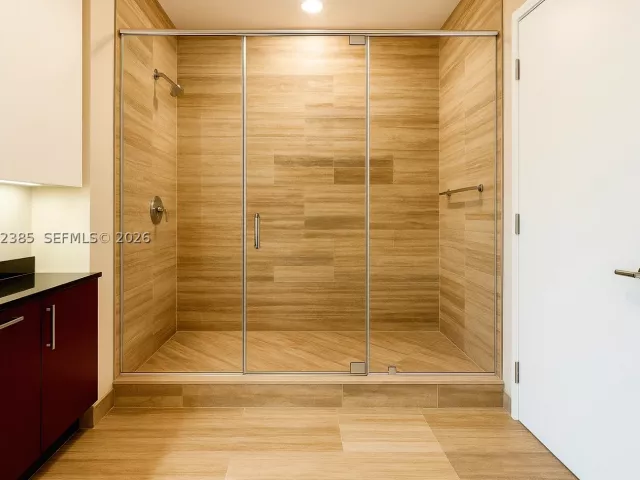 2-bedroom condo for sale in Sunny Isles Beach - 16001 Collins Ave 3605 - MondialRealty