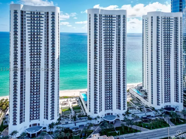 2-bedroom condo for sale in Sunny Isles Beach - 16001 Collins Ave 3605 - MondialRealty