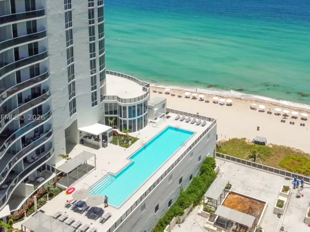 2-bedroom condo for sale in Sunny Isles Beach - 16001 Collins Ave 3605 - MondialRealty