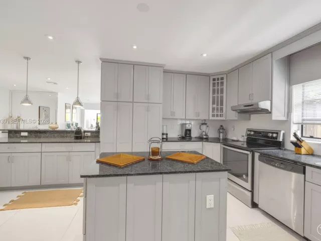 4-bedroom home for sale in Miami Beach - 1405 Stillwater Dr - MondialRealty