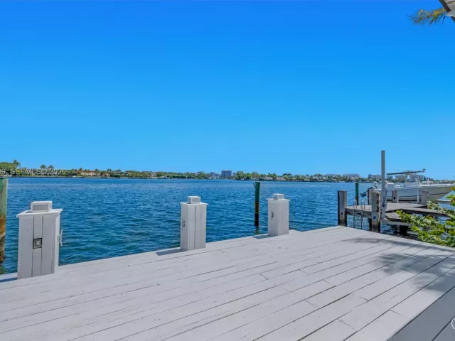 4-bedroom home for sale in Miami Beach - 1405 Stillwater Dr - MondialRealty