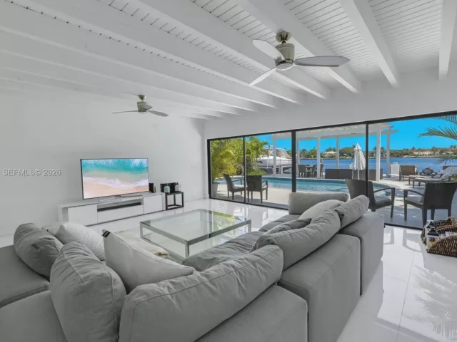 4-bedroom home for sale in Miami Beach - 1405 Stillwater Dr - MondialRealty