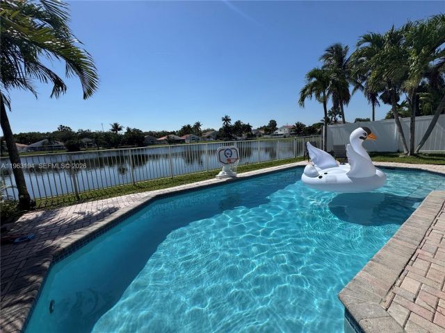 Home for rent at 4943 SW 33rd Way - photo 7436854