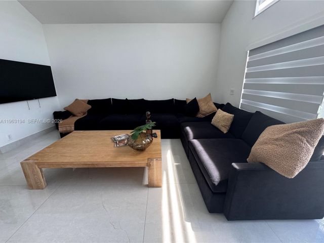 Home for rent at 4943 SW 33rd Way - photo 7436855