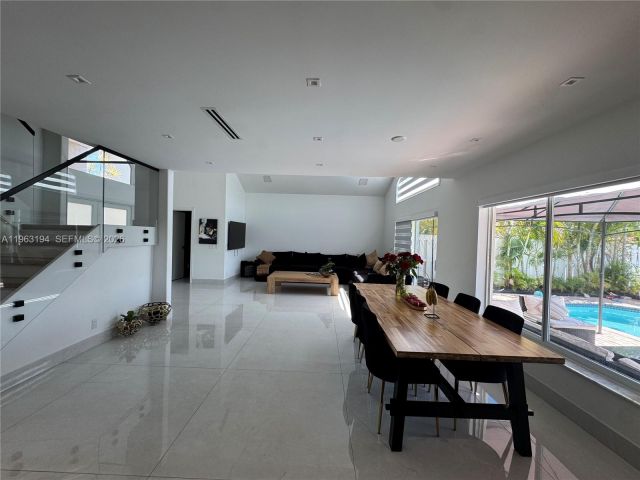 Home for rent at 4943 SW 33rd Way - photo 7436859