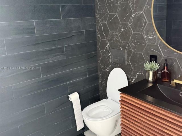 Home for rent at 4943 SW 33rd Way - photo 7436862