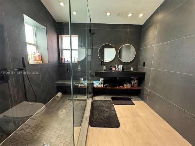 Home for rent at 4943 SW 33rd Way - photo 7436864