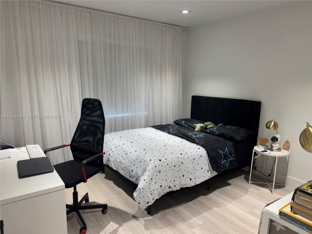 Home for rent at 4943 SW 33rd Way - photo 7436867