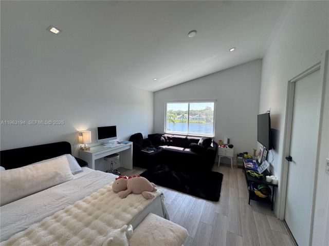 Home for rent at 4943 SW 33rd Way - photo 7436868