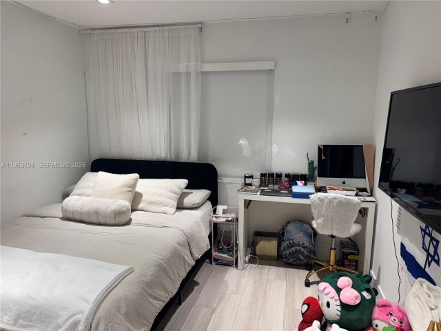 Home for rent at 4943 SW 33rd Way - photo 7436870