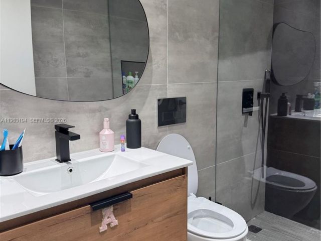 Home for rent at 4943 SW 33rd Way - photo 7436872