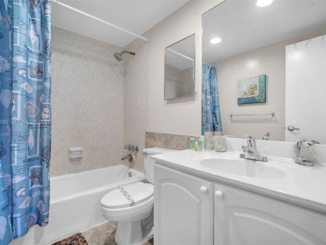 Apartment for rent  Unit #2W - photo 7415531