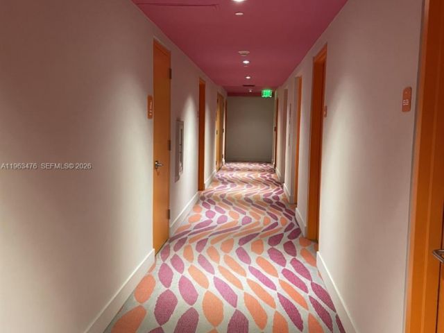 1-bedroom condo for rent in Miami - 31 SE 6th St 404 - MondialRealty