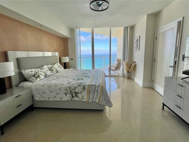 Apartment for rent  Unit #4204 - photo 7415606