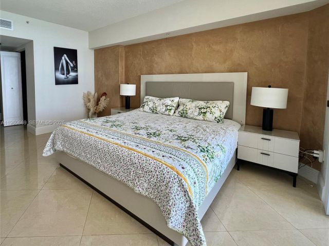 Apartment for rent  Unit #4204 - photo 7415607