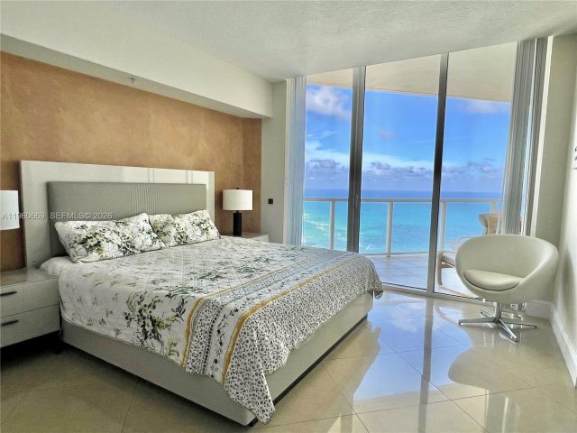 Apartment for rent  Unit #4204 - photo 7415610