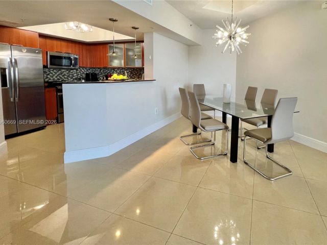 Apartment for rent  Unit #4204 - photo 7415614