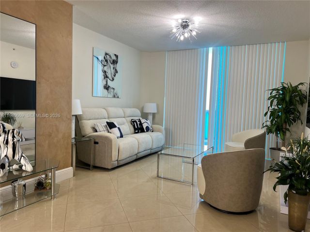 Apartment for rent  Unit #4204 - photo 7415615