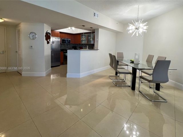 Apartment for rent  Unit #4204 - photo 7415617