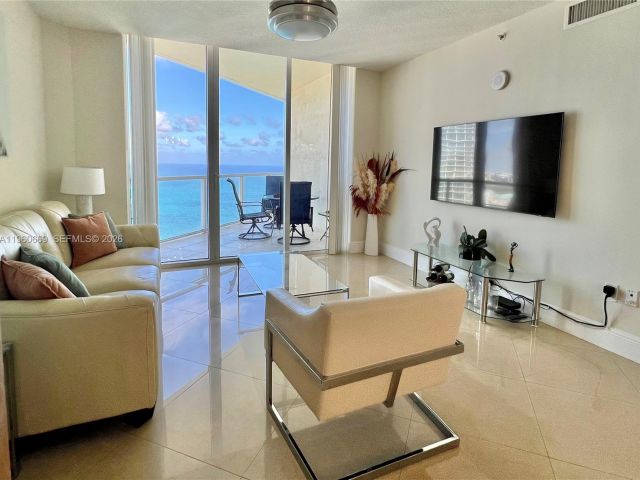 Apartment for rent  Unit #4204 - photo 7415619