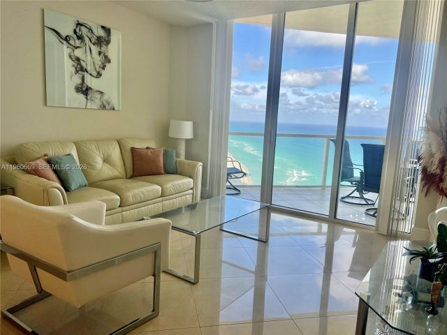 Apartment for rent  Unit #4204 - photo 7415620