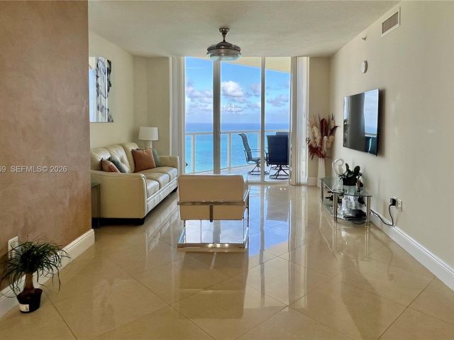 Apartment for rent  Unit #4204 - photo 7415621