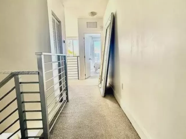 3-bedroom home for rent in Doral - 7166 NW 103rd Path 7166 - MondialRealty