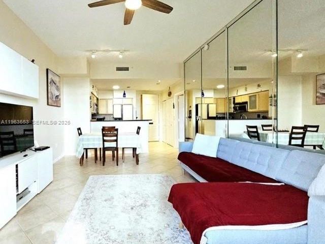 Apartment for rent  Unit # - photo 7498375