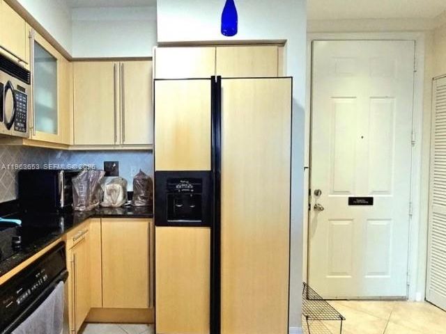 Apartment for rent  Unit # - photo 7498381