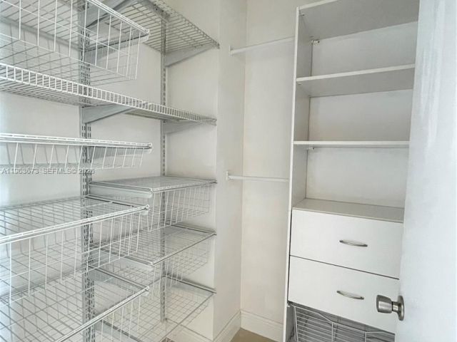 Apartment for rent  Unit #3705 - photo 7501540