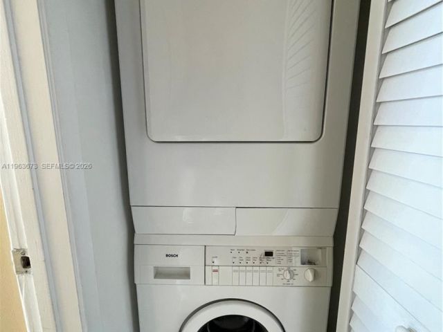 Apartment for rent  Unit #3705 - photo 7501541