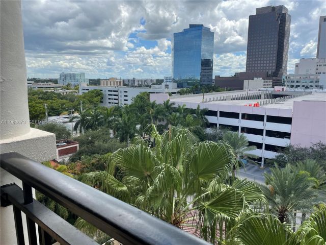 Apartment for rent  Unit #3705 - photo 7501543