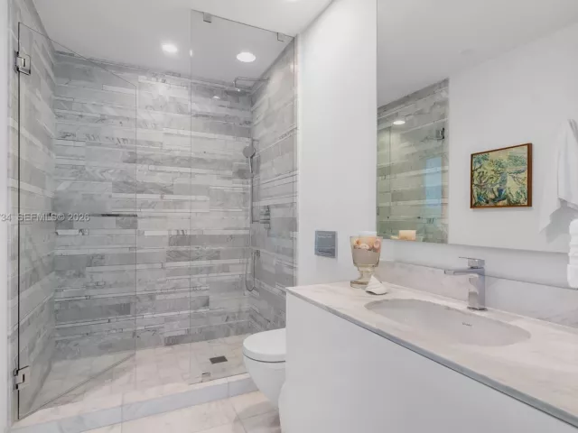 2-bedroom condo for sale in Bal Harbour - 10201 Collins Ave 1205 - MondialRealty