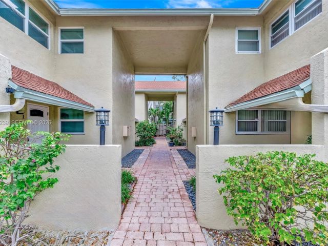 Home for sale at 499 SE 13th St 7E - photo 7411093