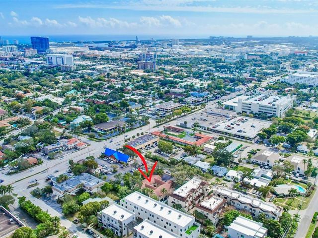 Home for sale at 499 SE 13th St 7E - photo 7411097